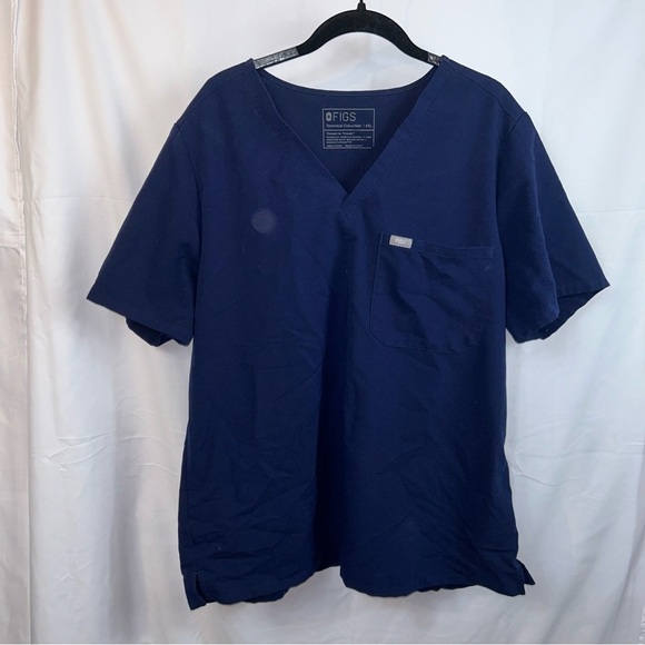 Figs Scrubs Top Technician Collection Catarina One Pocket Pullover V-Neck Top - Picture 6 of 11